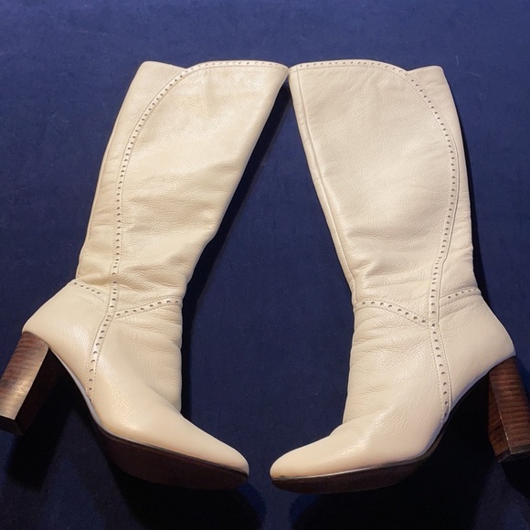 RiaRosa White Leather Heeled Boots – Size 38 (US 8) - Picture 10 of 12